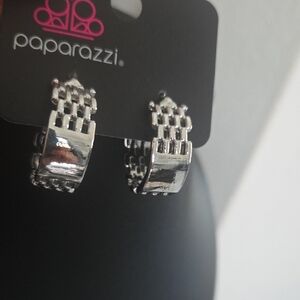 Paparazzi Silver Link-Pattern Hoop Earrings